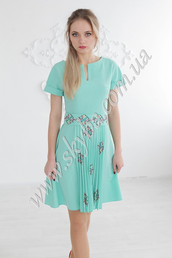 Жіноча сукня СК6254 з вишитим поясом та плісе